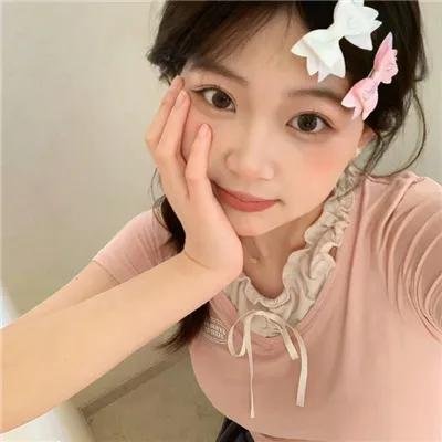 娜娜的玫瑰战争海报