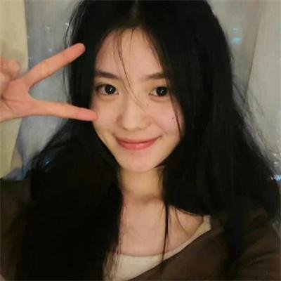 女头人海报