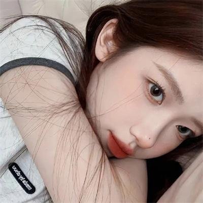 阿雅与魔女海报